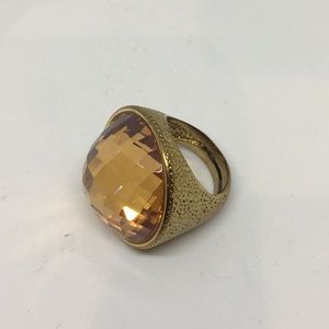 GOLD-TONE HIGH FASHION RING